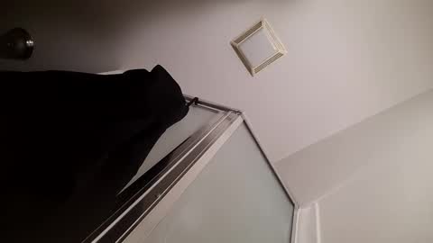 Luis online show from 01-18-25, 01:52