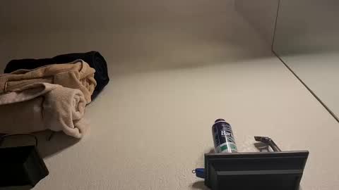 Luis online show from 10-14-25, 03:46