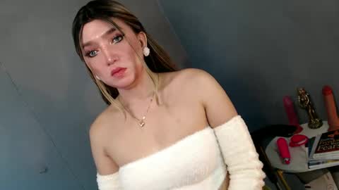 ellaine online show from 12-18-24, 10:02