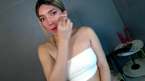 ellaine online show from 02-03-25, 03:53
