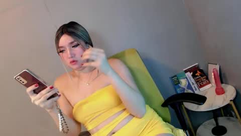 ellaine online show from 02-11-25, 01:52