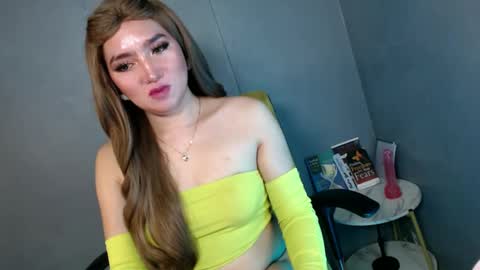 ellaine online show from 02-14-25, 01:23