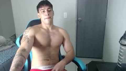 Snapshot of team23hot0 chatting on 10-31-25, 03:18 team23hot0 online show from 10-31-25, 03:18