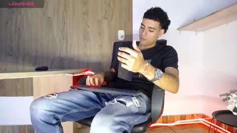 Snapshot of teamporn_18 chatting on 12-28-24, 05:03 Danger online show from 12-28-24, 05:03