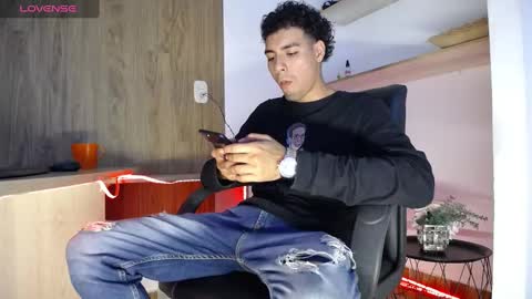 Snapshot of teamporn_18 chatting on 12-30-24, 08:04 Danger online show from 12-30-24, 08:04