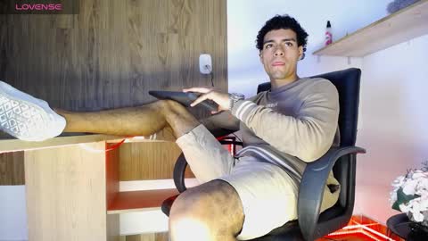 Snapshot of teamporn_18 chatting on 01-08-25, 04:11 Danger online show from 01-08-25, 04:11