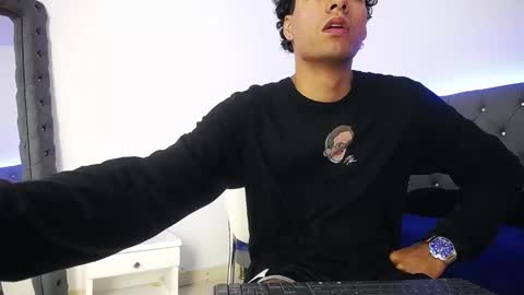 Snapshot of teamporn_18 chatting on 01-15-25, 09:41 Danger online show from 01-15-25, 09:41