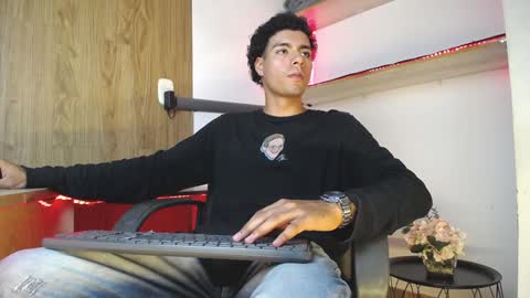 Snapshot of teamporn_18 chatting on 01-27-25, 07:03 Danger online show from 01-27-25, 07:03