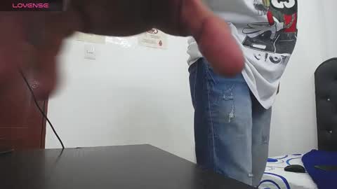 Snapshot of teamporn_18 chatting on 02-01-25, 08:05 Danger online show from 02-01-25, 08:05