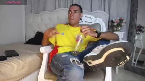 Snapshot of teamporn_18 chatting on 03-04-25, 11:32 Danger online show from 03-04-25, 11:32