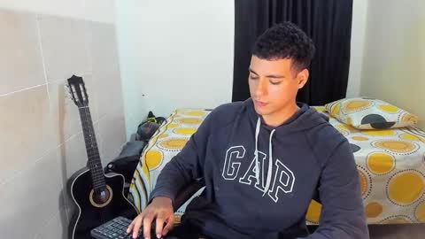 Snapshot of teamporn_18 chatting on 09-11-25, 04:34 Danger online show from 09-11-25, 04:34