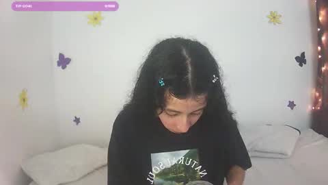 Snapshot of teaonix chatting on 12-21-25, 12:45 teaonix online show from 12-21-25, 12:45