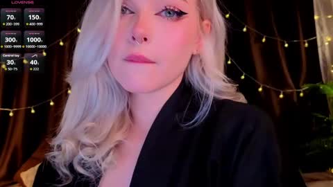 Snapshot of teapartyalice chatting on 04-28-26, 03:22 Alice online show from 04-28-26, 03:22