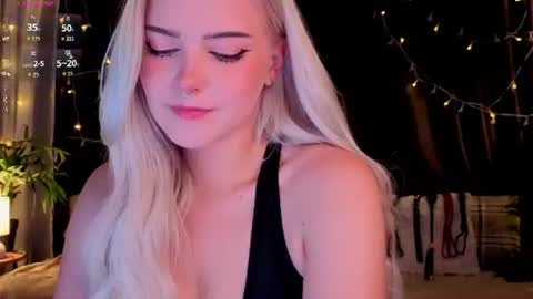 Snapshot of teapartyalice chatting on 06-21-26, 03:53 Alice online show from 06-21-26, 03:53