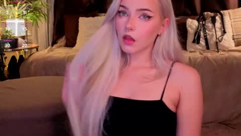 Snapshot of teapartyalice chatting on 07-12-26, 03:52 Alice online show from 07-12-26, 03:52