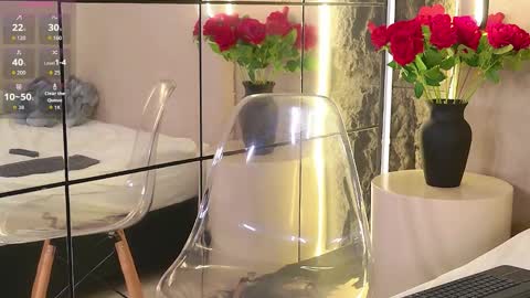 Snapshot of teasealicious chatting on 11-07-25, 06:41 Bruna online show from 11-07-25, 06:41