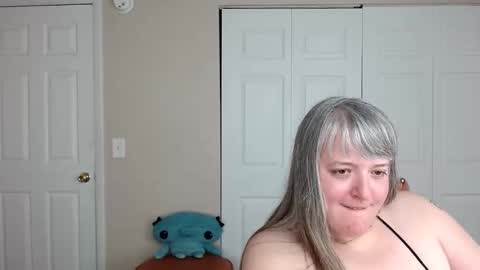 teases online show from 03-11-26, 04:02