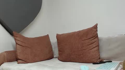 ALICIA--- online show from 10-07-25, 05:48