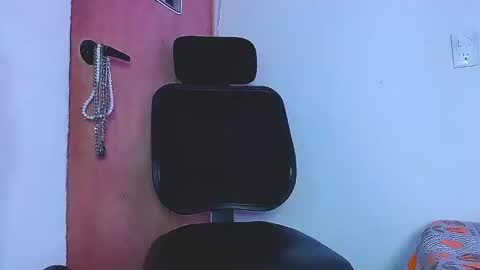 Charlee He online show from 12-17-24, 07:40