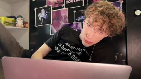 Alice     online show from 04-01-26, 02:23