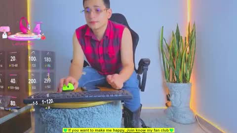 Snapshot of teddy_cowboy chatting on 09-15-25, 01:05 Follow me on Twitter boys ryder and instagram teddyscoot 12 online show from 09-15-25, 01:05