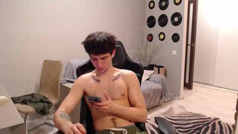 Teddy online show from 11-08-25, 05:23