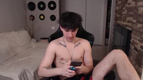 Snapshot of teddy_mode chatting on 03-13-26, 02:29 Teddy online show from 03-13-26, 02:29