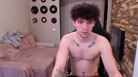 Snapshot of teddy_mode chatting on 04-01-26, 08:26 Teddy online show from 04-01-26, 08:26