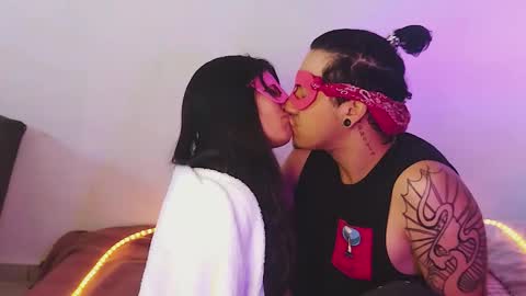 Snapshot of tededicoesaluna chatting on 11-24-25, 03:34 Shelovesthemask online show from 11-24-25, 03:34