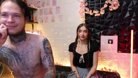 Snapshot of teeaapsex chatting on 03-20-26, 09:08 Alice and Cassie online show from 03-20-26, 09:08