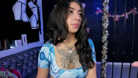 Tayloor online show from 12-17-25, 03:34