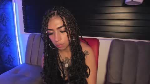 Tayloor online show from 01-18-26, 03:32