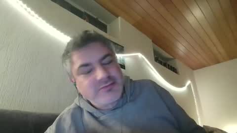 Snapshot of teeforyou chatting on 01-15-25, 12:51 Peter online show from 01-15-25, 12:51