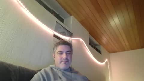 Snapshot of teeforyou chatting on 01-26-25, 06:07 Peter online show from 01-26-25, 06:07