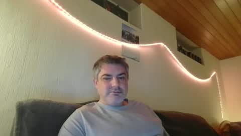 Snapshot of teeforyou chatting on 02-01-25, 10:23 Peter online show from 02-01-25, 10:23