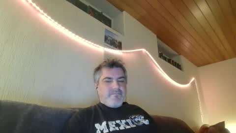 Snapshot of teeforyou chatting on 02-11-25, 12:17 Peter online show from 02-11-25, 12:17