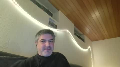 Snapshot of teeforyou chatting on 02-15-25, 06:12 Peter online show from 02-15-25, 06:12