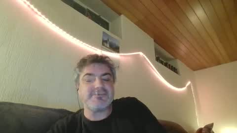 Snapshot of teeforyou chatting on 02-25-25, 01:20 Peter online show from 02-25-25, 01:20