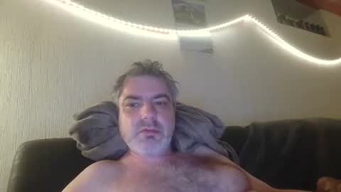 Snapshot of teeforyou chatting on 09-19-25, 10:10 Peter online show from 09-19-25, 10:10