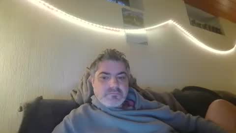 Snapshot of teeforyou chatting on 09-28-25, 05:29 Peter online show from 09-28-25, 05:29