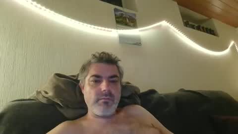 Snapshot of teeforyou chatting on 10-18-25, 11:49 Peter online show from 10-18-25, 11:49