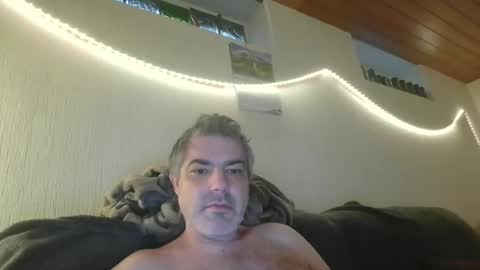 Snapshot of teeforyou chatting on 10-23-25, 03:44 Peter online show from 10-23-25, 03:44