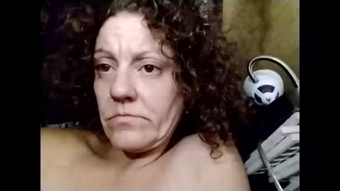 Snapshot of teelciara191 chatting on 05-12-26, 11:51 Xyainou online show from 05-12-26, 11:51