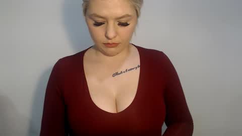 Teeyara  online show from 02-14-26, 12:24