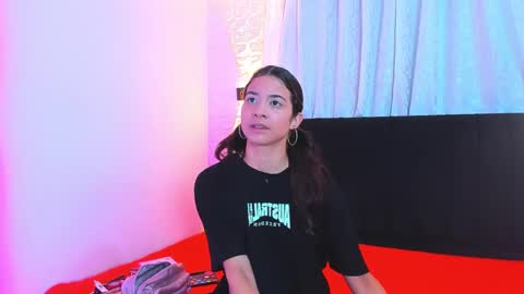 Snapshot of tefi_smit chatting on 04-18-26, 06:12 tefi smit online show from 04-18-26, 06:12