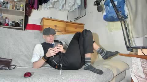Snapshot of telepaticman chatting on 12-22-24, 05:23 Virg Lszl online show from 12-22-24, 05:23