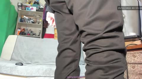 Snapshot of telepaticman chatting on 12-25-24, 01:53 Virg Lszl online show from 12-25-24, 01:53