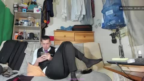 Snapshot of telepaticman chatting on 12-28-24, 07:01 Virg Lszl online show from 12-28-24, 07:01