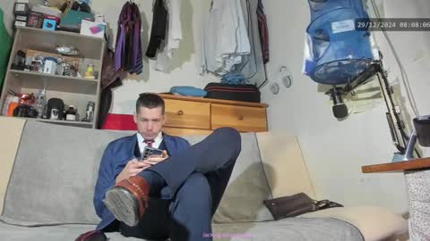 Snapshot of telepaticman chatting on 12-29-24, 07:06 Virg Lszl online show from 12-29-24, 07:06