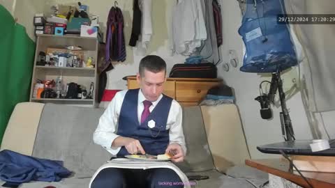 Snapshot of telepaticman chatting on 12-29-24, 04:19 Virg Lszl online show from 12-29-24, 04:19